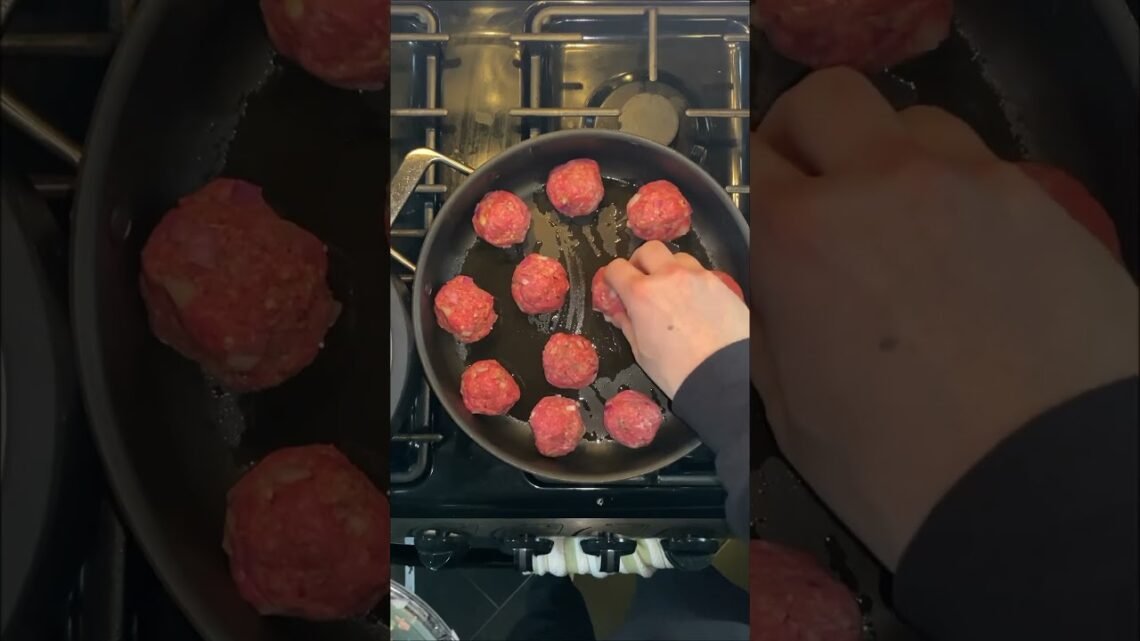 Easy & Delicious Meatballs  #recipeoftheday #recipes