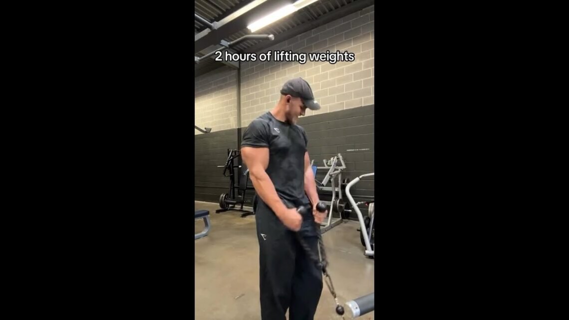 Two Minutes of Cardio vs. Lifting Weights IG: bigjoegk #gymhumor #workout #gym