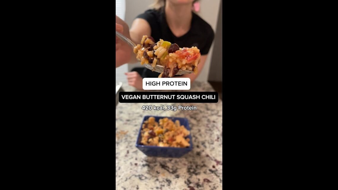 High Protein Vegan Butternut Squash Chili IG: samileigh.fit #macros #easyrecipes #mealprep