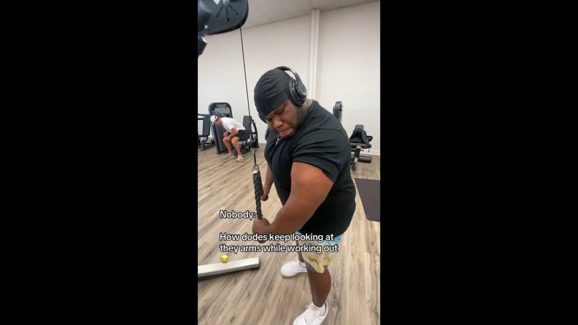 Arms Are Getting Bigger  IG: @cfn_cabbage
